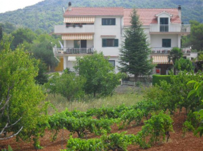  Quiet Countryside Family Retreat  Шибеник
